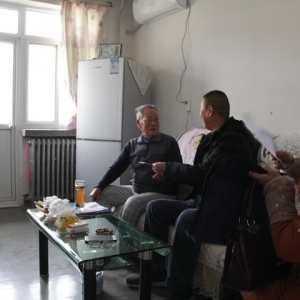 市企業工委領導、公司領導春節前走訪慰問黨員骨干、生活困難黨員和離退休老干部