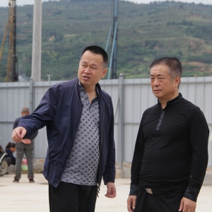 市領(lǐng)導(dǎo)調(diào)研公司新廠區(qū)建設(shè)項(xiàng)目